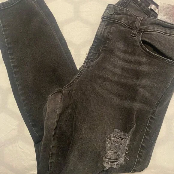 Guess Jeans - Picture 3 of 6